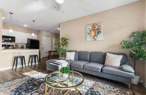 Melbourne Apartment | Elegant 1BR/1BA Condo with Pool, Gym and Laundry