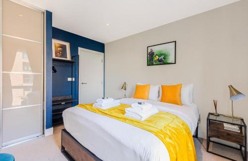 St. Dunstan's Apartment | Elegant 1BR Apartment, 5 Min Limehouse DLR Station
