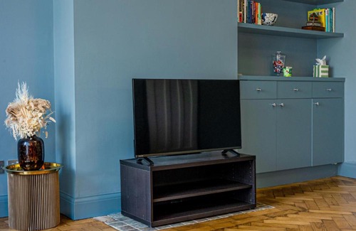 Brent Apartment | Elegant 1BR Apt with Garden Near Neasden Station