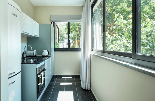 Tel Aviv City Center Apartment | Elegant 1BR Dizengoff Apt by Sea N' Rent