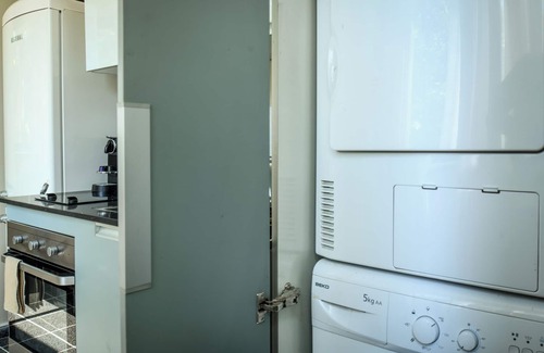 Tel Aviv City Center Apartment | Elegant 1BR Dizengoff Apt by Sea N' Rent
