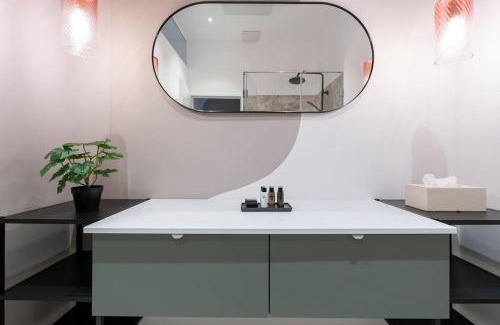 Neulerchenfeld Apartment | Elegant 1BR Suite, City Close by HM