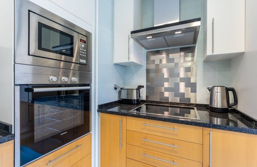 Olhao Apartment | Elegant 2 BDR Flat W/Rooftop Pool by LovelyStay