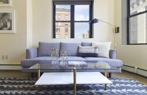 Downtown Boston Apartment | Elegant 2 bed 2 bath furnished apartment in FiDi