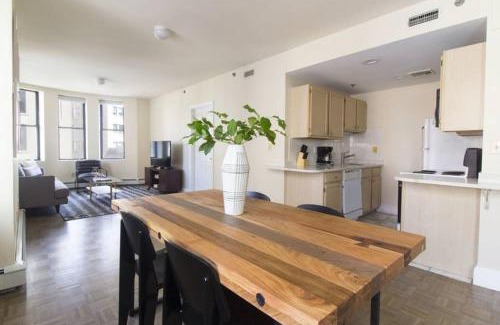 Downtown Boston Apartment | Elegant 2 bed 2 bath furnished apartment in FiDi