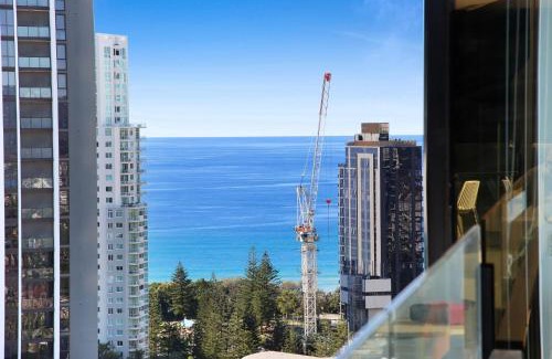 Broadbeach Apartment | Elegant 2-Bed Apartment in Broadbeach Hotel Tower