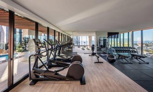 Broadbeach Apartment | Elegant 2-Bed Apartment in Broadbeach Hotel Tower