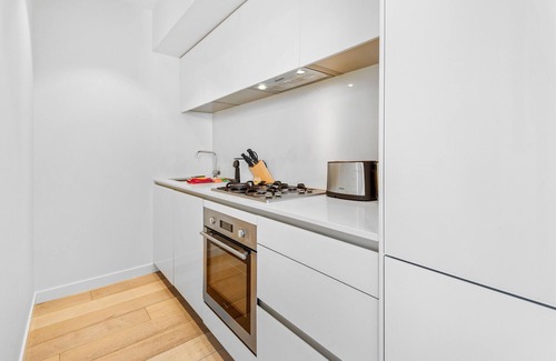 Prahran Apartment | Elegant 2-Bed Apartment With Expansive City Views