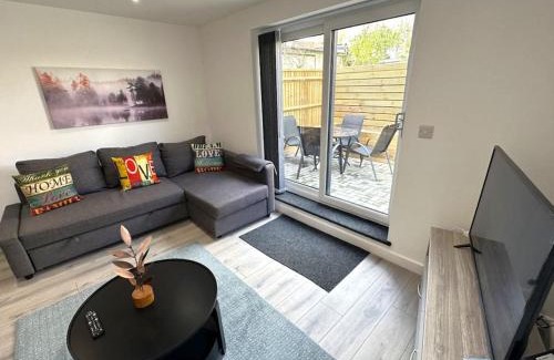 Headington House | Elegant 2-Bed in Central Headington-Modern New Built Retreat- Wi-Fi, Netflix, Top Location