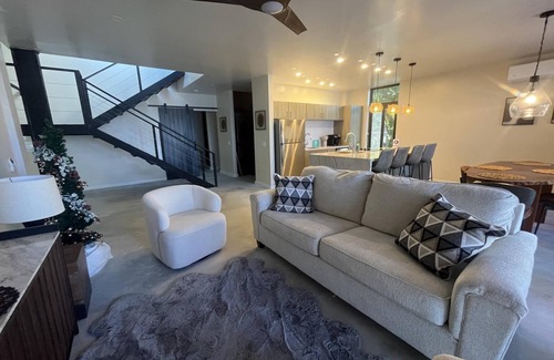 Plantation Villa | Elegant 2 Bedroom Beachfront Villa with Stunning Ocean Views