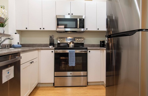 Wallingford Condo | Elegant 2 Bedroom in the Heart of Seattle!