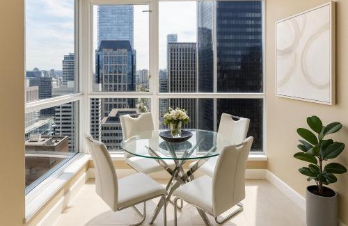 Coal Harbour Apartment | Elegant 2 Bedroom with Sweeping Ocean and Mountain Vistas