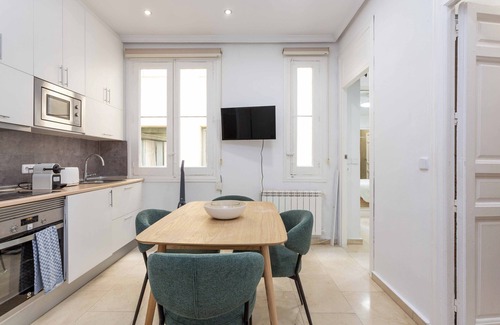 Goya Apartment | Elegant 2BR/2BA Apartment – Salamanca District