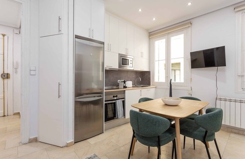 Goya Apartment | Elegant 2BR/2BA Apartment – Salamanca District