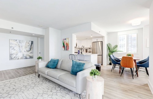 Crystal City Apartment | Elegant 2BR Apartment - Minutes to D.C.