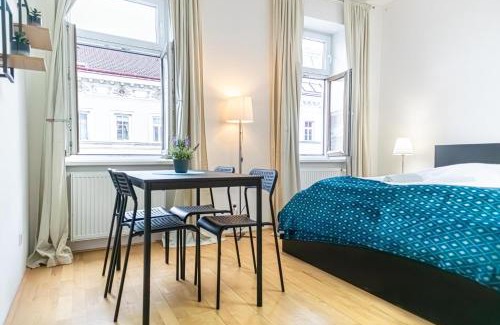Neulerchenfeld Apartment | Elegant 2BR Apt.@Wiener Stadthalle/Central Located