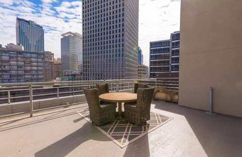 Central Business District Apartment | Elegant 2BR condo Walk to French Quarter