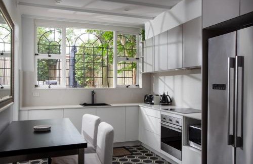 Woolwich House | Elegant 3-Bed Heritage House with Swimming Pool