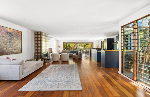 North Balgowlah House | Elegant 3-Bed Home with Games Room & Balcony