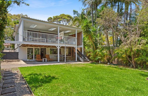 North Balgowlah House | Elegant 3-Bed Home with Games Room & Balcony