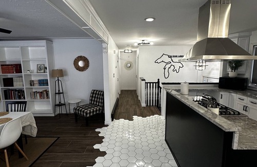 Algoma District House | Elegant 3 Bedroom Home, With Pool table, Foosball Table, and Sauna, and More.