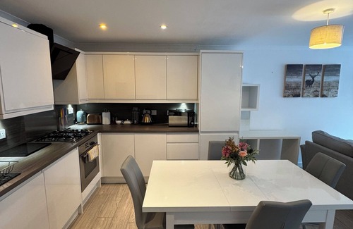 Bonnington Apartment | Elegant 3-Bedroom, 2-Bathroom Flat in Edinburgh’s Prestigious City Centre