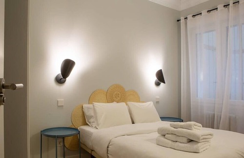 Jeronimos Apartment | Elegant 3 Bedroom in El Retiro