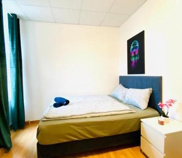 Liesing Apartment | Elegant 3-Bedroom Retreat Convenient City Access