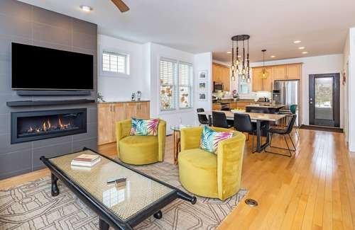 West Wing Estates House | Elegant 3 BR Home with Screened Porch, Year Round Pool & Hot Tub