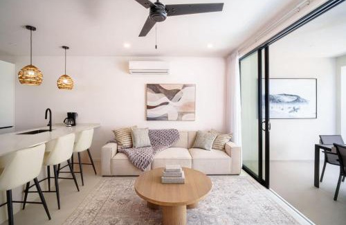 Lower Carlton Beach House | Elegant 3BR Pool Villa Beach 5min Holetown