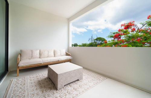 Lower Carlton Beach House | Elegant 3BR Pool Villa Beach 5min Holetown