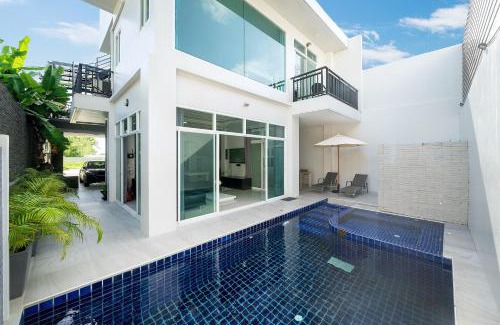 Ban Saiyuan Apartment | Elegant 3BR Private Pool Villa Sara near Naiharn