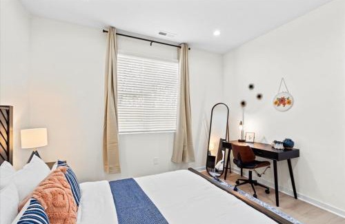 Charlotte Apartment | Elegant 3BR3.5BA Modern Charlotte Townhouse