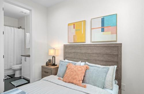 Charlotte Apartment | Elegant 3BR3.5BA Modern Charlotte Townhouse