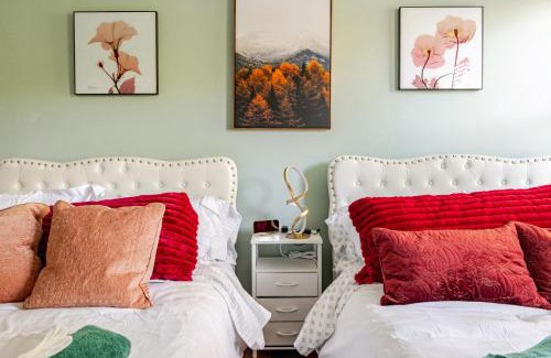 Near Northeast House | Elegant 4BR & 4BA House in DC