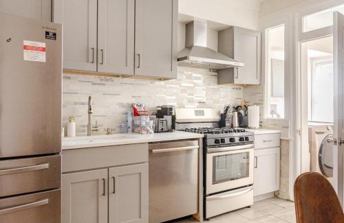 Near Northeast House | Elegant 4BR & 4BA House in DC