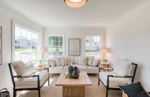 Parma House | Elegant 4BR Deck & Office