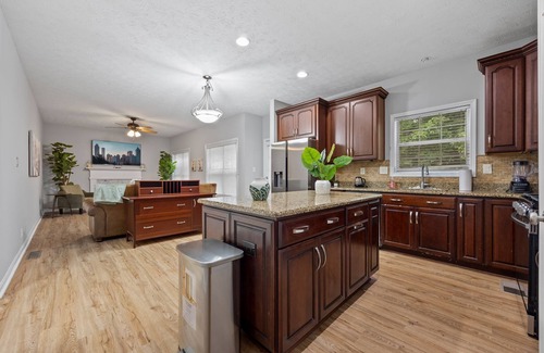 Johns Creek House | Elegant 5BR Gym+Pool Table Alpharetta
