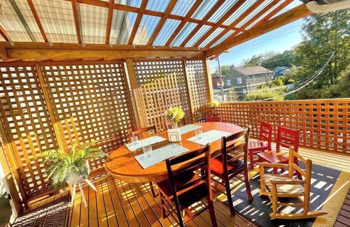 East Queen Anne House | Elegant 7BR/4BA Queen Anne Home | Walkable & Perfect for Groups