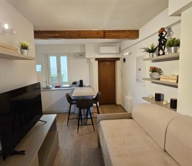 Old Town Apartment | Elegant and beautiful in the heart of Modena