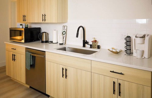 Vancouver Apartment | Elegant and Cozy Studio Hideaway in Vancouver