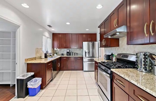 Farm Hills House | Elegant and Inviting Home in RWC
