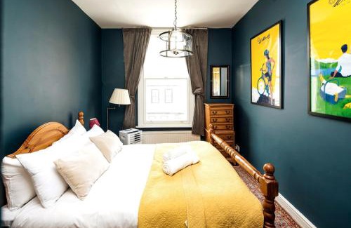 Hammersmith and Fulham Apartment | Elegant and Peaceful 2BD apt - Barons Court/London