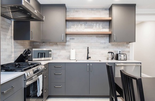 District of North Vancouver House | Elegant and Roomy Forest Getaway