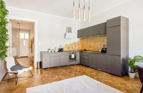 Ujlipotvaros Apartment | Elegant and spacious holiday home