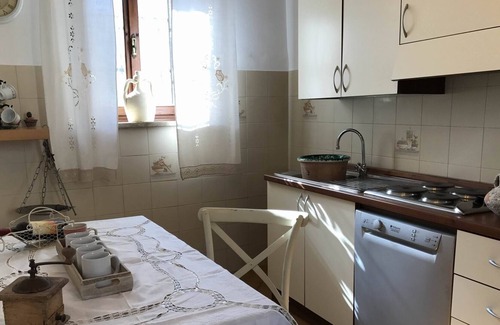 Santa Maria del Giudice House | Elegant apartment in a villa near Lucca,A/C,WI-Fi, village walking distance,A