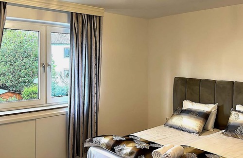 Essen-Borbeck-Mitte Apartment | Elegant Apartment in Essen with Terrace
