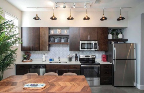 The Nations Apartment | Elegant Apartment in The Nations, Nashville
