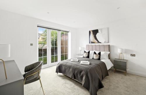 Staines Apartment | Elegant Apartments in Staines l Free Onsite Parking