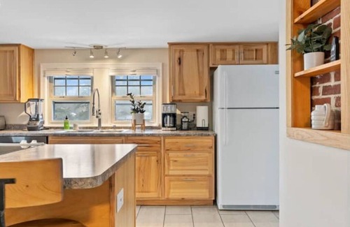 Southern Coast Apartment | Elegant apt minutes from beach